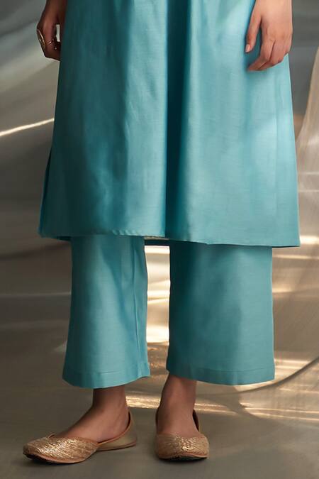 Charkhee Blue Kurta And Dupatta Chanderi Embroidered Zari V-neck Placed Pant Set at Aza Fashions Charkhee_Blue Kurta And Dupatta Chanderi Embroidered Zari V-neck Placed Pant Set _at_Aza_Fashions