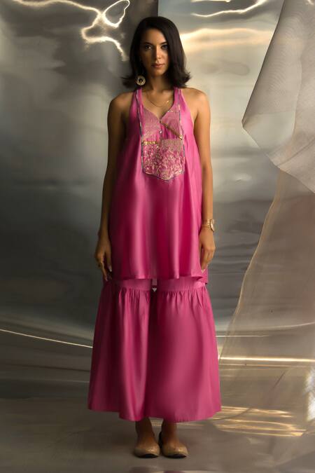 Shop Charkhee Pink Kurta And Dupatta Chanderi Embroidered Zari Halter Neck Sharara Set Online at Aza Fashions Shop_Charkhee_Pink Kurta And Dupatta Chanderi Embroidered Zari Halter Neck Sharara Set _Online_at_Aza_Fashions