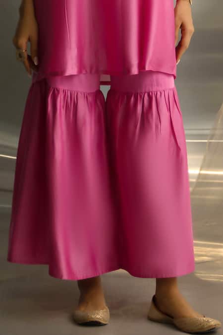 Shop Charkhee Pink Kurta And Dupatta Chanderi Embroidered Zari Halter Neck Sharara Set Shop_Charkhee_Pink Kurta And Dupatta Chanderi Embroidered Zari Halter Neck Sharara Set