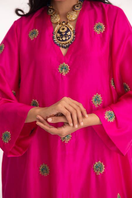 Buy_Chhaya Mehrotra_Magenta Voile Zari V-neck Devya Peacock Embroidered Kurta And Pant Set _Online_at_Aza_Fashions