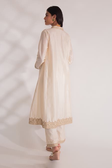 Shop Chhaya Mehrotra Ivory Zari V-neck Dhriti Zardozi Border Embroidered Kurta And Pant Set at Aza Fashions Shop_Chhaya Mehrotra_Ivory Zari V-neck Dhriti Zardozi Border Embroidered Kurta And Pant Set _at_Aza_Fashions