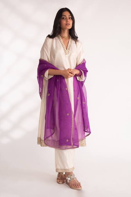 Chhaya Mehrotra Ivory Zari V-neck Dhriti Zardozi Border Embroidered Kurta And Pant Set Online at Aza Fashions Chhaya Mehrotra_Ivory Zari V-neck Dhriti Zardozi Border Embroidered Kurta And Pant Set _Online_at_Aza_Fashions