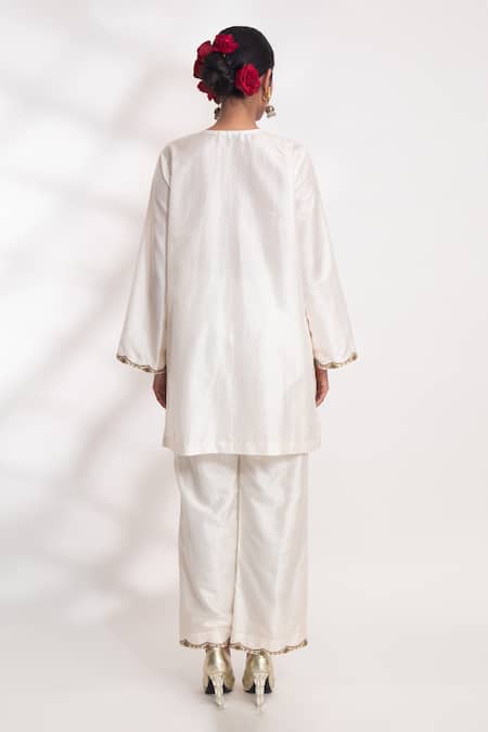 Shop Chhaya Mehrotra Ivory Silk, Voile Zari Keyhole Lekha Scallop Embroidered Short Kurta And Pant Set at Aza Fashions Shop_Chhaya Mehrotra_Ivory Silk, Voile Zari Keyhole Lekha Scallop Embroidered Short Kurta And Pant Set _at_Aza_Fashions