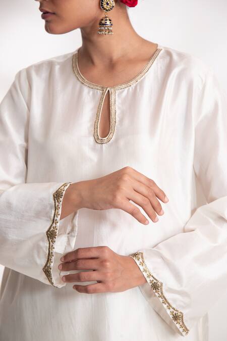 Shop Chhaya Mehrotra Ivory Silk, Voile Zari Keyhole Lekha Scallop Embroidered Short Kurta And Pant Set Online at Aza Fashions Shop_Chhaya Mehrotra_Ivory Silk, Voile Zari Keyhole Lekha Scallop Embroidered Short Kurta And Pant Set _Online_at_Aza_Fashions
