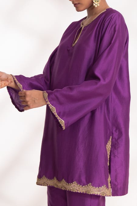 Shop Chhaya Mehrotra Purple Silk Zari Keyhole Neck Lekha Scallop Border Embroidered Kurta And Pant Set Online at Aza Fashions Shop_Chhaya Mehrotra_Purple Silk Zari Keyhole Neck Lekha Scallop Border Embroidered Kurta And Pant Set _Online_at_Aza_Fashions