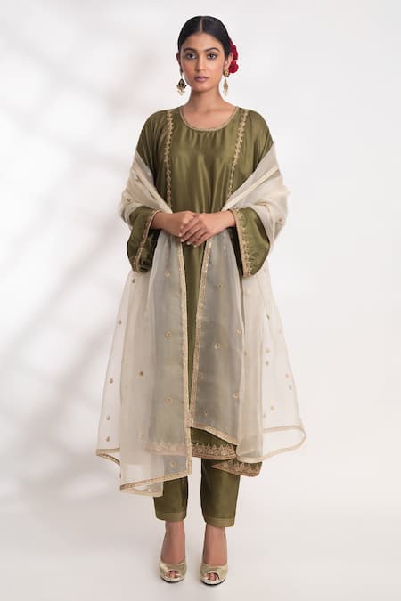 Chhaya Mehrotra_Green Silk Zari Round Neck Kanak Zardozi Work Panelled Kurta And Salwar Set _Online_at_Aza_Fashions