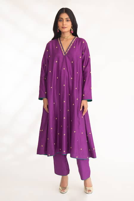 Chhaya Mehrotra Iya Geometric Embroidered Kurta & Pant Set 