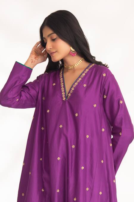 Chhaya Mehrotra Purple Zari V-neck Iya Geometric Embroidered Kurta And Pant Set at Aza Fashions Chhaya Mehrotra_Purple Zari V-neck Iya Geometric Embroidered Kurta And Pant Set _at_Aza_Fashions