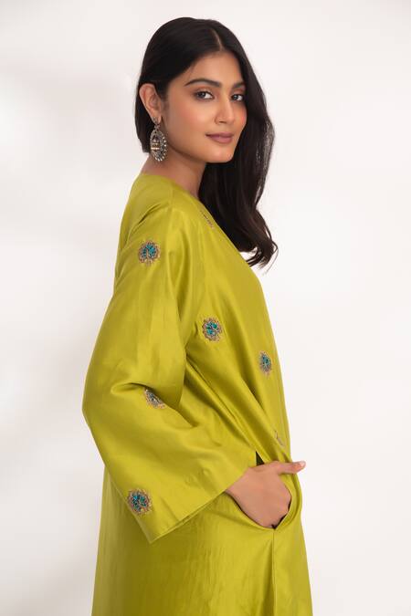 Chhaya Mehrotra Green Voile Embroidery V-neck Devya Peacock Pattern Kurta And Pant Set at Aza Fashions Chhaya Mehrotra_Green Voile Embroidery V-neck Devya Peacock Pattern Kurta And Pant Set _at_Aza_Fashions