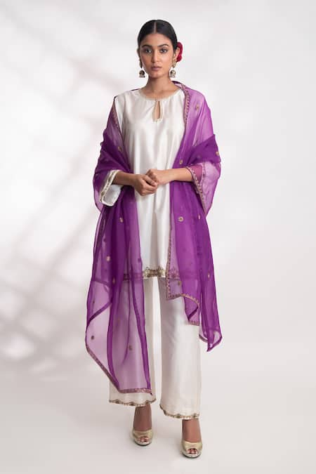 Shop Chhaya Mehrotra Purple Silk Organza Embroidery Adrija Hand Dupatta at Aza Fashions Shop_Chhaya Mehrotra_Purple Silk Organza Embroidery Adrija Hand Dupatta _at_Aza_Fashions