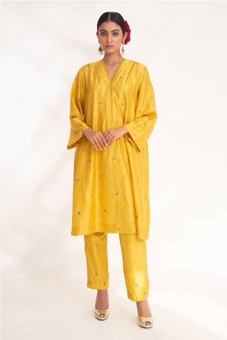 Chhaya Mehrotra Ojal Hand Embroidered Kurta With Pant 