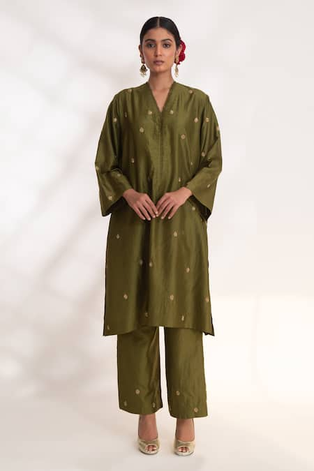 Chhaya Mehrotra Ojal Hand Embroidered Kurta & Pant Set 