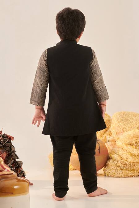 Shop Cute Couture Black Kurta Cotton Embroidered Thread Bundi Set at Aza Fashions Shop_Cute Couture_Black Kurta Cotton Embroidered Thread Bundi Set _at_Aza_Fashions