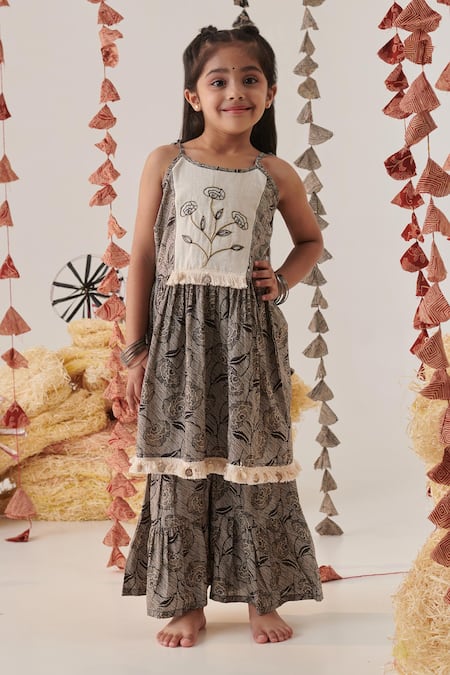 CUTE COUTURE Beige Kurta Flex And Printed Floral Embroidered & Sharara Set 