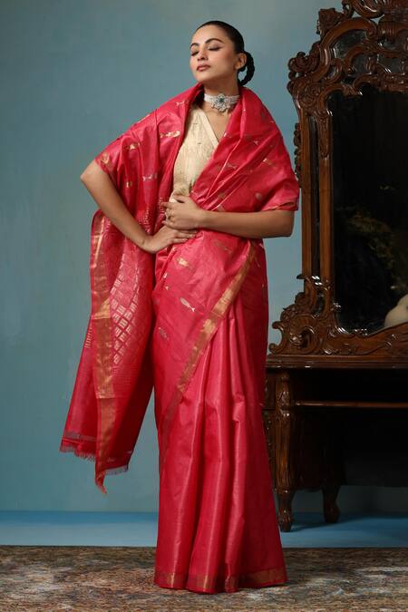 Dusala Peach Kota Doria Orchid Fish Motif Handwoven Saree With Running Blouse Piece at Aza Fashions Dusala_Peach Kota Doria Orchid Fish Motif Handwoven Saree With Running Blouse Piece _at_Aza_Fashions