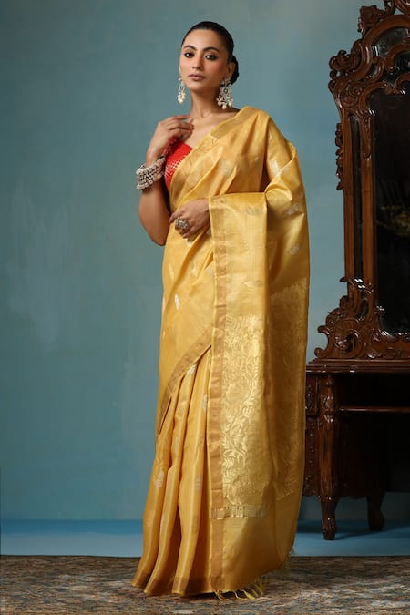 DUSALA Marigold Flower Motif Handwoven Saree With Running Blouse Piece 