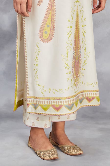 Shop_Sue Mue_Off White Handloom Cotton, Silk Embroidery, Piping, Paisley Print Kurta Pant Set _Online_at_Aza_Fashions