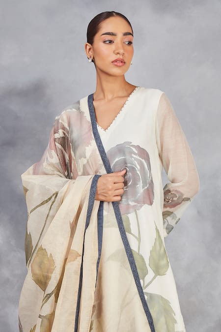 Shop_Sue Mue_Off White Chanderi, , Handloom Handwoven Hand Painted Kurta Set _Online_at_Aza_Fashions