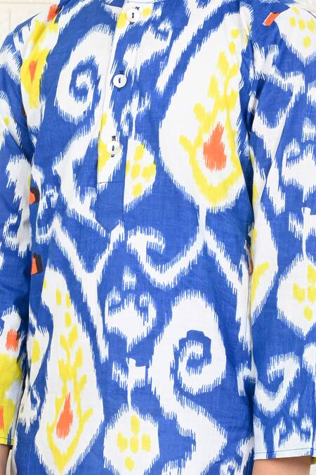 THE COTTON STAPLE Blue Cotton Topaz Ikat Paisley Print Kurta And Pant Set at Aza Fashions THE COTTON STAPLE_Blue Cotton Topaz Ikat Paisley Print Kurta And Pant Set _at_Aza_Fashions