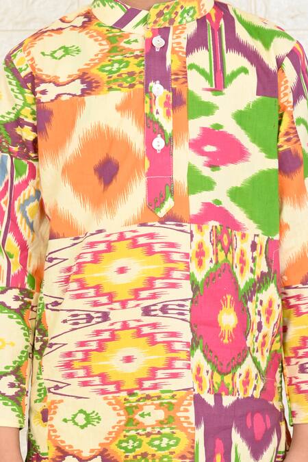 THE COTTON STAPLE Multi Color Cotton Macron Ikat Print Kurta And Pant Set at Aza Fashions THE COTTON STAPLE_Multi Color Cotton Macron Ikat Print Kurta And Pant Set _at_Aza_Fashions