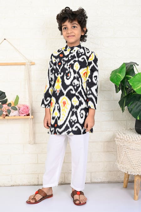 THE COTTON STAPLE Coal Paisley Ikat Print Kurta & Pant Set 