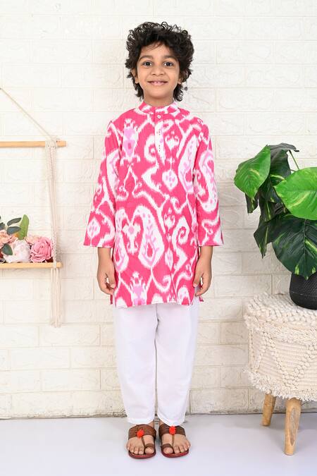 THE COTTON STAPLE Pink Cotton Heart Ikat Print Kurta And Pant Set Online at Aza Fashions THE COTTON STAPLE_Pink Cotton Heart Ikat Print Kurta And Pant Set _Online_at_Aza_Fashions