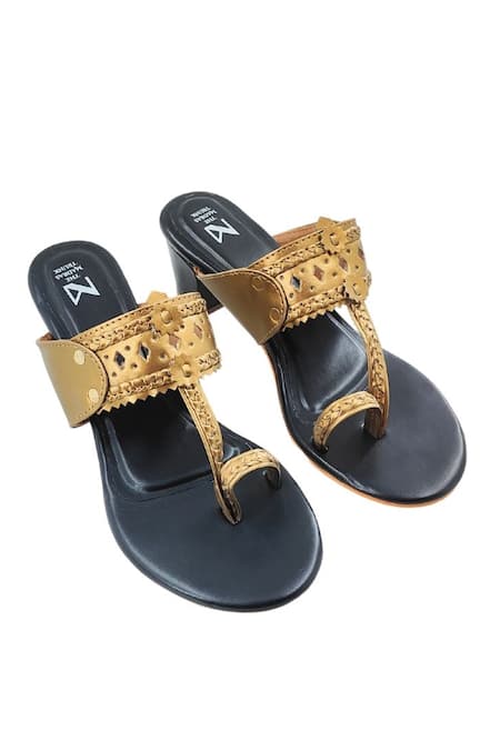 Shop The Madras Trunk Black Colorblock Braided Strap Kolhapuri Block Heels at Aza Fashions Shop_The Madras Trunk_Black Colorblock Braided Strap Kolhapuri Block Heels _at_Aza_Fashions