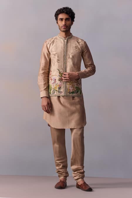 Kalista Kairav Kurta Set With Bundi 