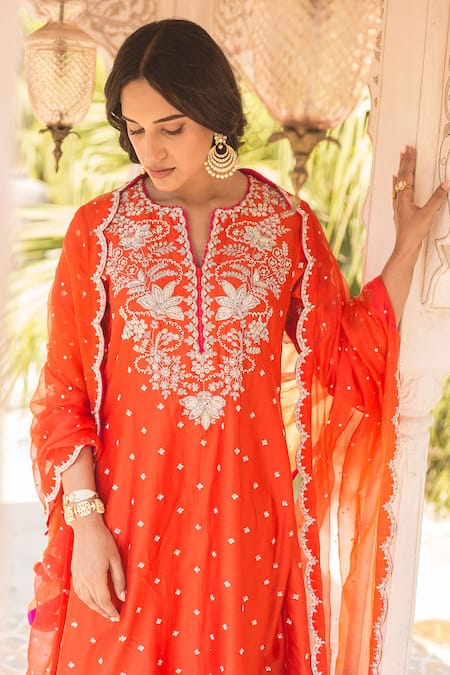 Surbhi Shah_Orange Chanderi Embroidery Split V-neck Banarasi Zardosi Kurta And Pant Set _Online_at_Aza_Fashions