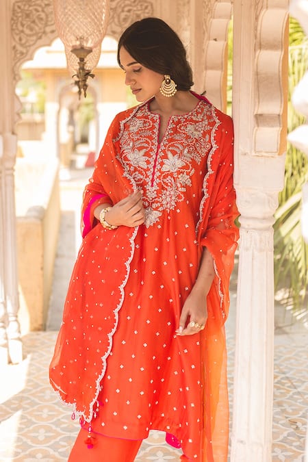 Buy_Surbhi Shah_Orange Chanderi Embroidery Split V-neck Banarasi Zardosi Kurta And Pant Set 