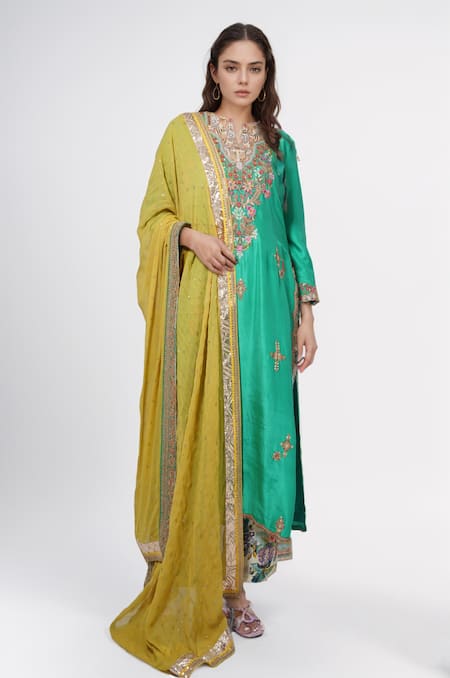 Debyani + Co Floral Embroidered Kurta Pant Set 