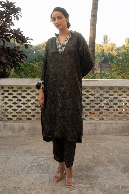 Paulmi and Harsh Deer Ecstasy Print Kurta With Pant 