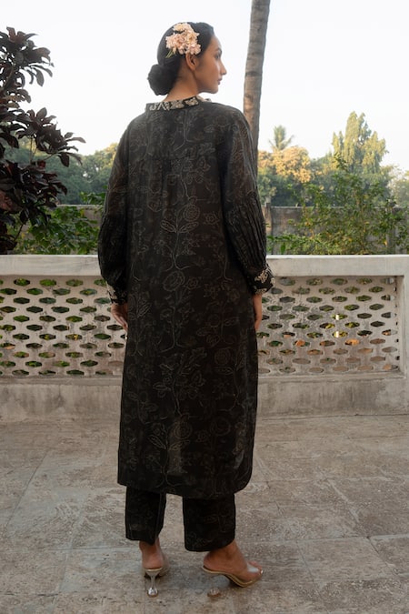 Shop_Paulmi And Harsh_Black Silk Embroidery Mandarin Collar Deer Ecstasy Print Kurta With Pant _at_Aza_Fashions