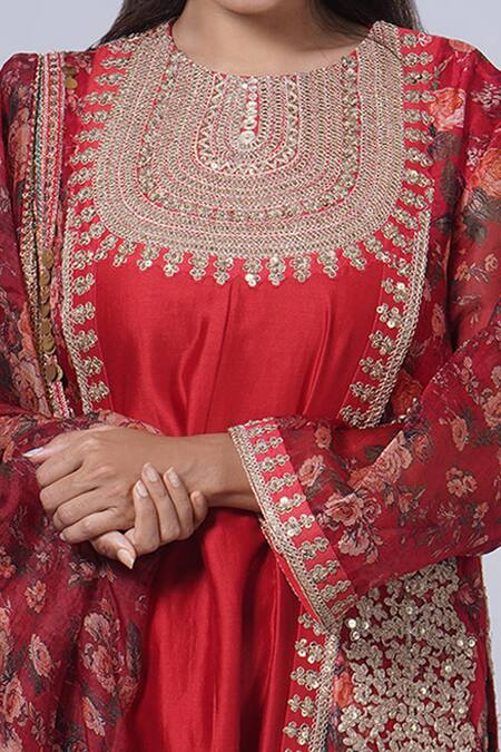 Debyani + CO Red Cotton Sequins, Embroidery Round Neck Kurta Set Online at Aza Fashions Debyani + CO_Red Cotton Sequins, Embroidery Round Neck Kurta Set _Online_at_Aza_Fashions