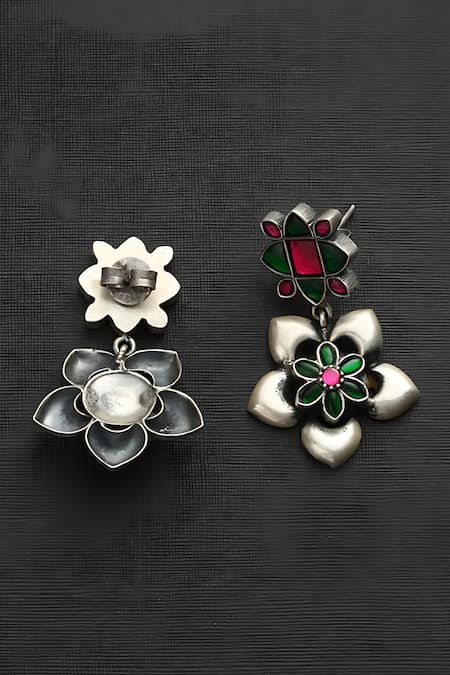 Mero Jewellery Flower Bud Kundan Studded Earrings 