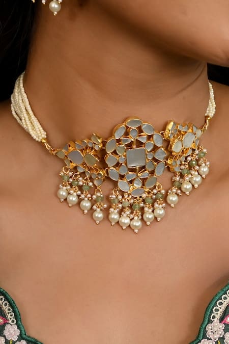 Namasya_White Pearls Mother Of Embellished Pendant Choker Set _Online_at_Aza_Fashions