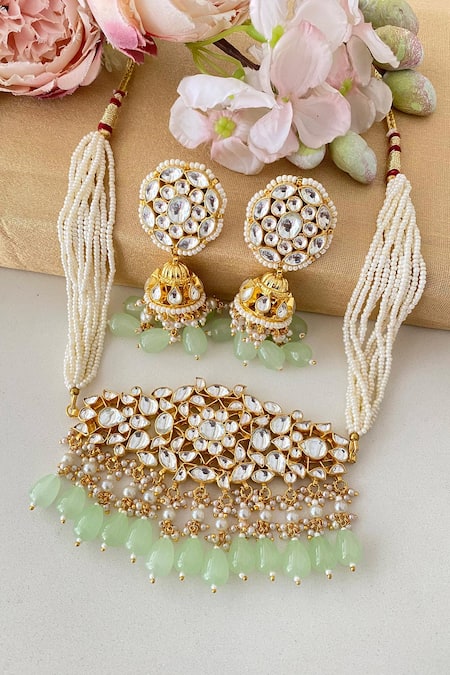 Namasya Kundan Embellished Pendant Choker Set 