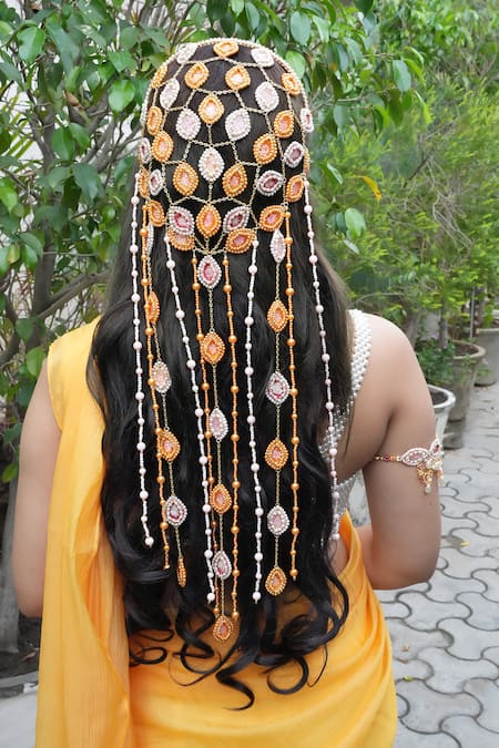 Vaidaan Induleka Pearl Embellished Hair Accessories 