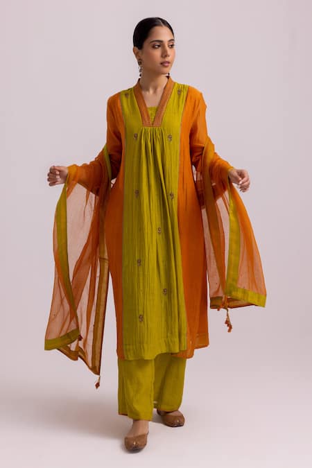 Label Shreya Sharma Green Kurta And Pant Chanderi Embroidered Sequin Raised Neck Colourblock Set 