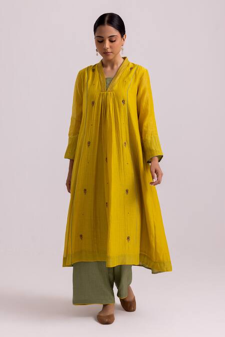 Label Shreya Sharma_Yellow Chanderi, Kota Doria Sequins, Embroidery Collared Butti Kurta Pant Set _Online_at_Aza_Fashions