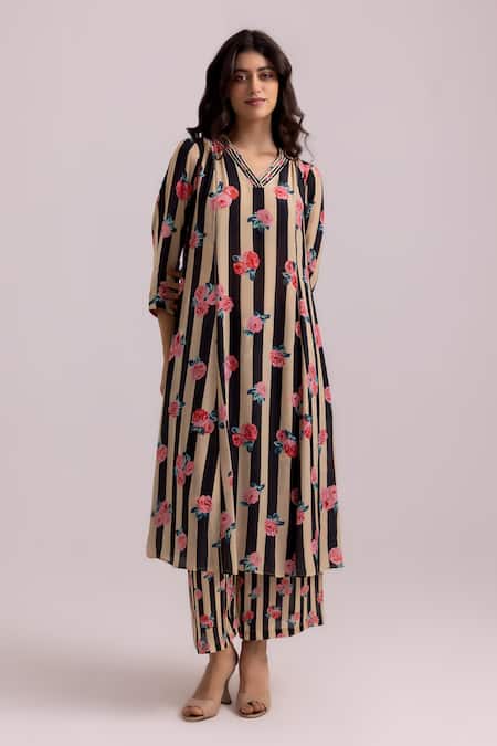 Shop_Label Shreya Sharma_Black Crepe V-neck Rose Stripe Pattern Kurta With Pant _Online_at_Aza_Fashions