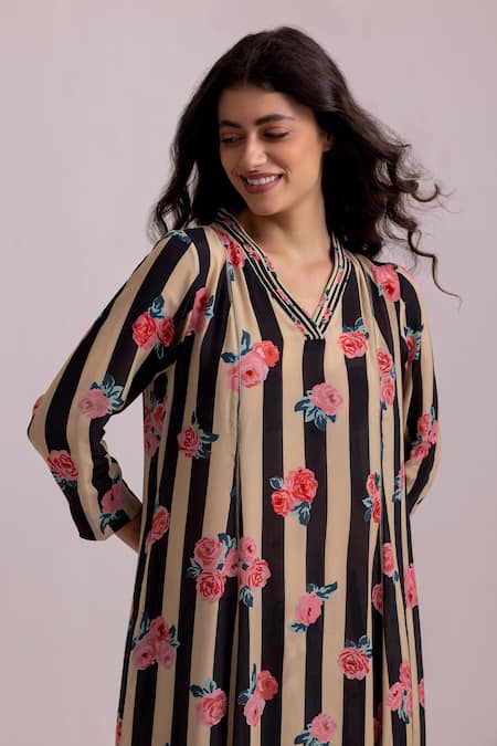 Label Shreya Sharma_Black Crepe V-neck Rose Stripe Pattern Kurta With Pant _at_Aza_Fashions