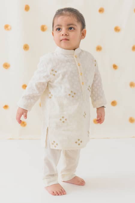 Tiber Taber_Cream Cotton Zari Embroidered Kurta Set _at_Aza_Fashions