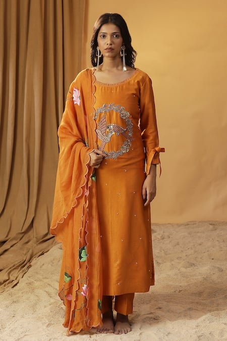 arpita sulakshana Chanderi Bird Embroidered Kurta & Pant Set 