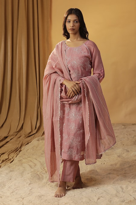 arpita sulakshana Chanderi Resham Embroidered Kurta & Pant Set 