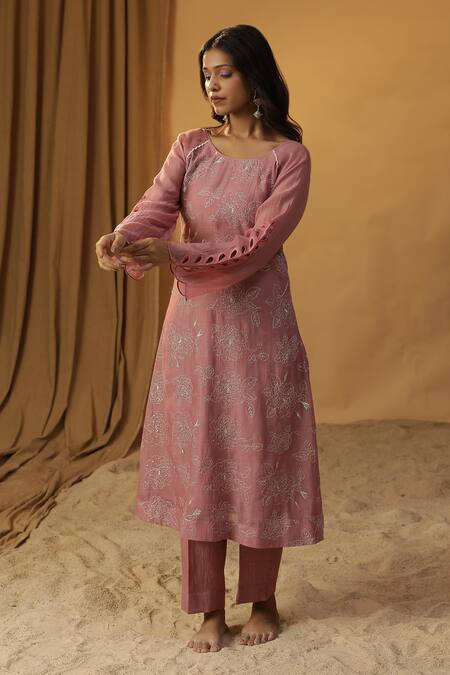 Buy Arpita Sulakshana Pink Chanderi Embroidery, Lace Round Neck Resham Kurta And Pant Set Buy_Arpita Sulakshana_Pink Chanderi Embroidery, Lace Round Neck Resham Kurta And Pant Set