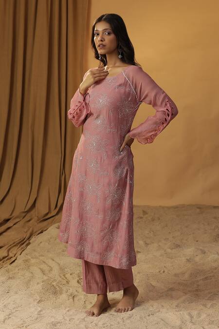 Shop Arpita Sulakshana Pink Chanderi Embroidery, Lace Round Neck Resham Kurta And Pant Set Shop_Arpita Sulakshana_Pink Chanderi Embroidery, Lace Round Neck Resham Kurta And Pant Set