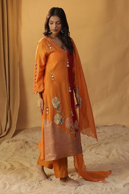 Buy_Arpita Sulakshana_Orange Chanderi Embroidery, Mirrors, Tassels Silk Hand Painted Kurta And Pant Set 