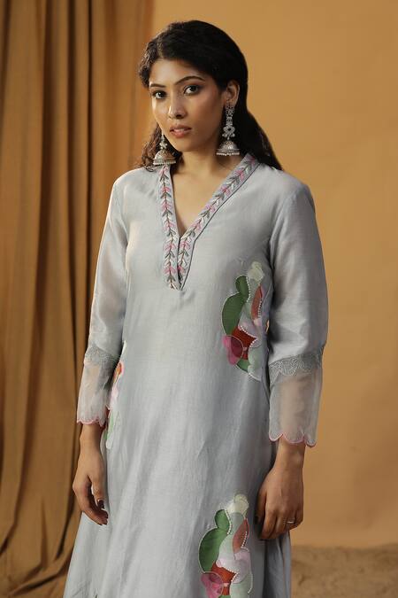 Arpita Sulakshana_Blue Chanderi Embroidery V-neck A-line Kurta With Pant _at_Aza_Fashions