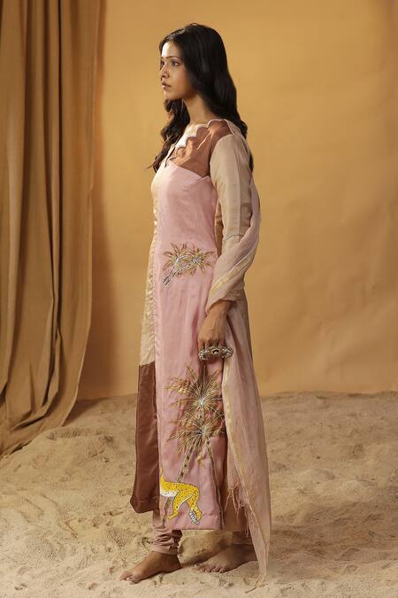 Arpita Sulakshana Peach Silk Gota Patti, Embroidery Leopard Print Color Block Kurta And Churidar Set Online at Aza Fashions Arpita Sulakshana_Peach Silk Gota Patti, Embroidery Leopard Print Color Block Kurta And Churidar Set _Online_at_Aza_Fashions
